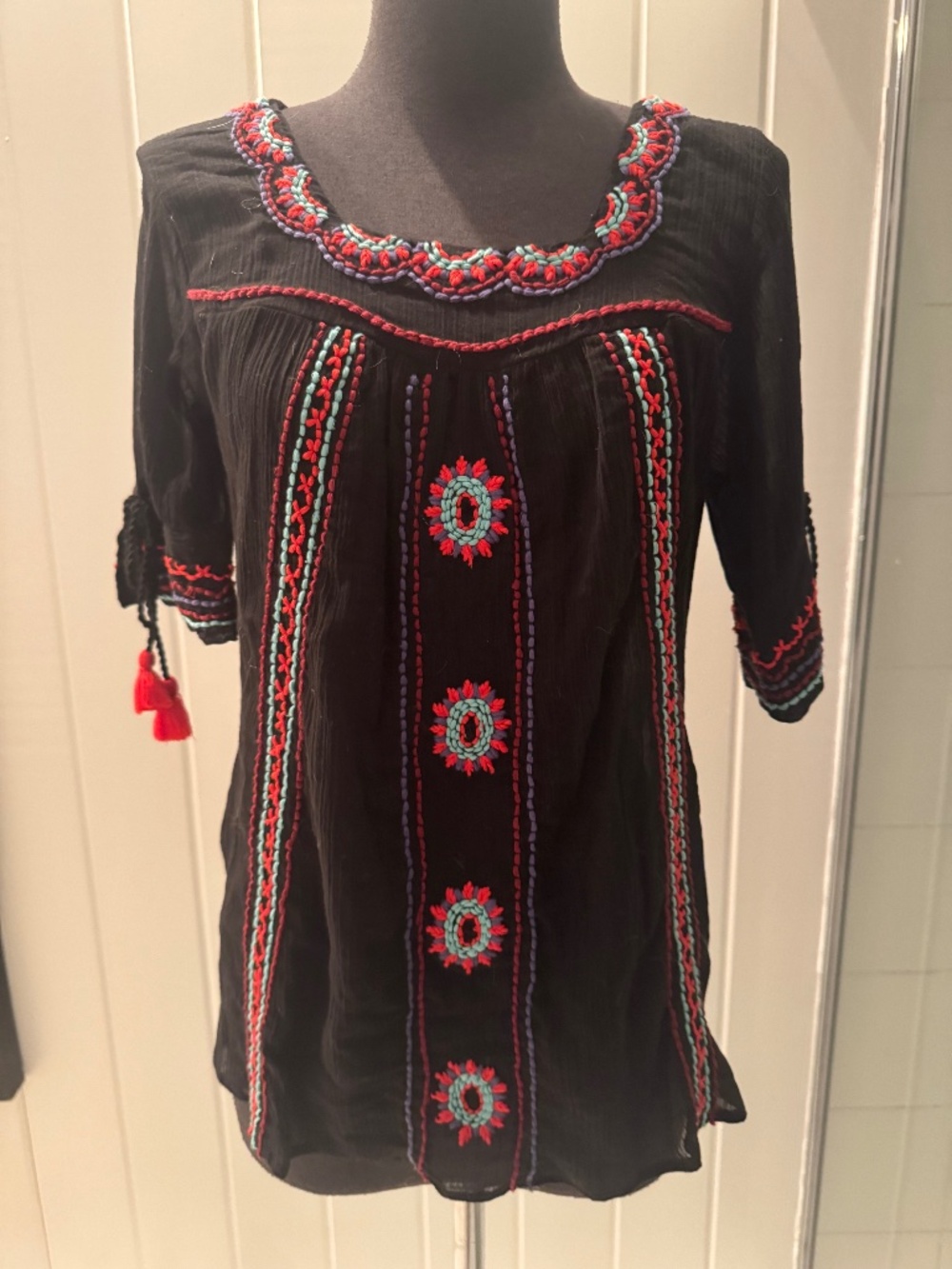 LETARTE HANDMADE EMBROIDERED BEACH GAUZE BLACK COVER UP TOP CS